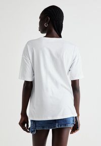 Noisy May SERA ONECK VIP - Majica kratkih rukava s printom - bright white
