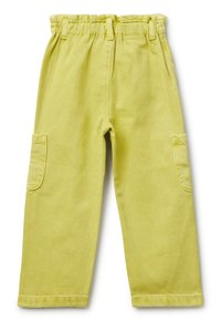 Světlé žluté džíny s elastickým pasem, dvěma bočními kapsami, rovnými nohavicemi a texturovaným povrchem.