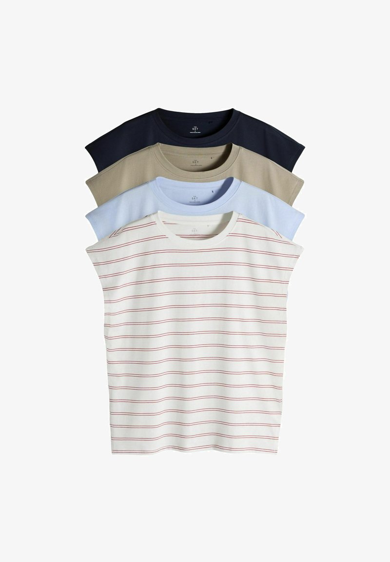 Quattro t-shirt a maniche corte impilate. Colori: blu navy, beige, azzurro e bianco con strisce rosse. Materiale in cotone morbido, scollature rotonde, design casual.