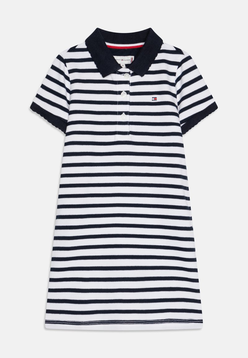 Vestido polo às riscas com cores azul-marinho e branca, feito de algodão, um colarinho, mangas curtas e três botões na frente.