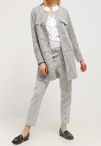 Vero Moda Abrigo corto - light grey