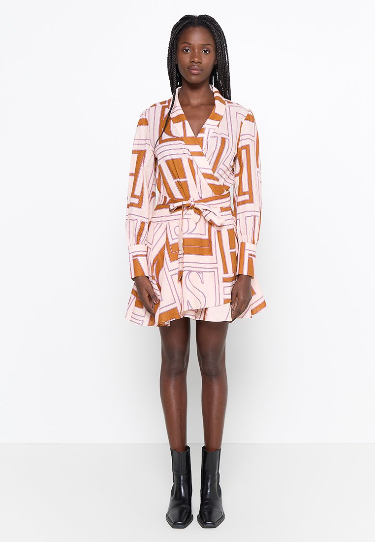 Josh V Jurk cognac