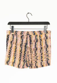 I pantaloni corti multicolore presentano un motivo ondulato e astratto nei colori rosa, giallo e blu navy. Realizzati in tessuto morbido con vita elastica.
