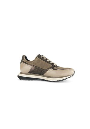 Trainers - brown