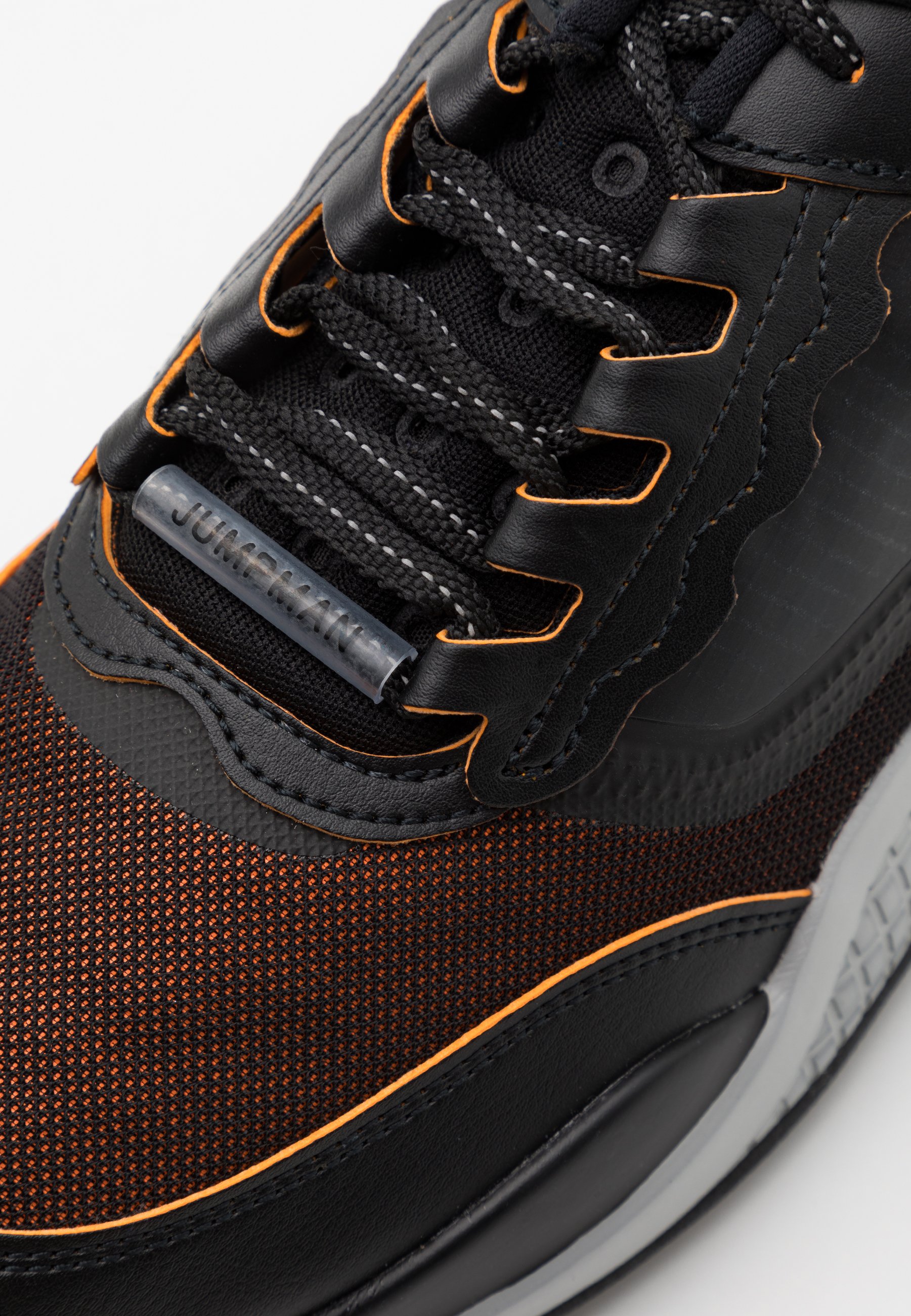 jordan max 200 orange