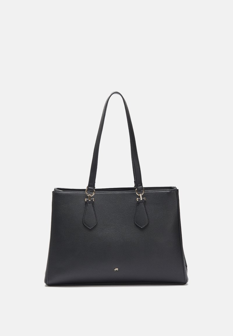 Borsa tote in pelle nera con due manici, superficie texturizzata, hardware in tonalità oro e design minimalista. Presenta una chiusura con zip e logo.
