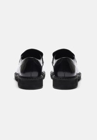 Zign LEATHER - Alkalmi belebújós cipők - black