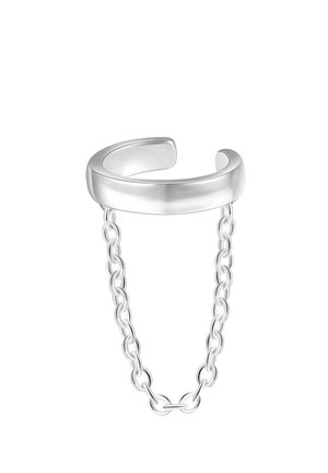 Bague en argent composée d'un bandeau lisse et poli, reliée par une chaîne en anneaux métalliques entrelacés.