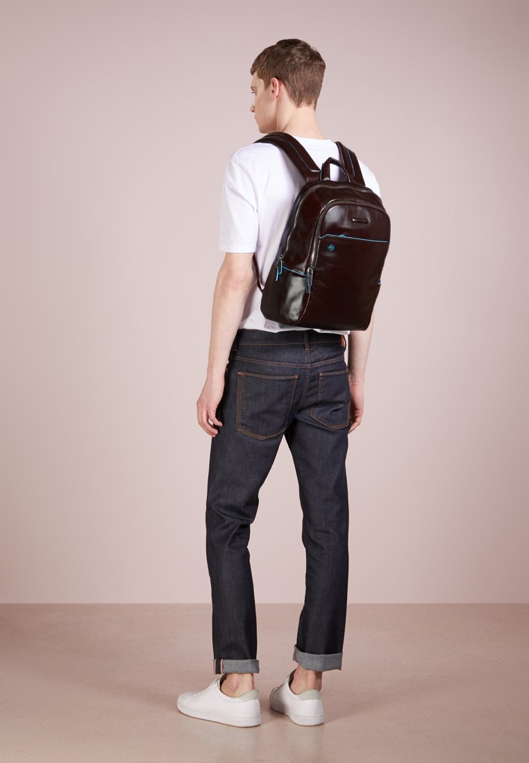 Sac à Dos Piquadro Cuir Et Toile - Marron - Neuf Avec Défaut Mineur