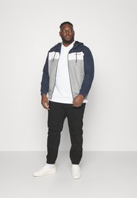 Jack & Jones JPSTGORDON JJDAVE  - Pantaloni - black