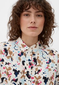 s.Oliver MIT ALLOVER-PRINT - Bluzka
