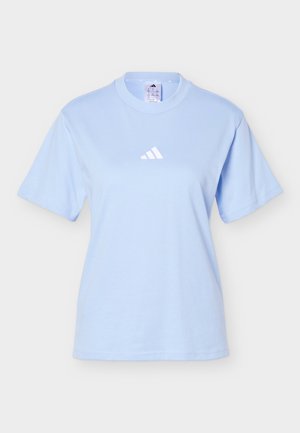 adidas Sportswear, ESSENTIALS 3 STRIPES - T-shirt con stampa - glow blue/white