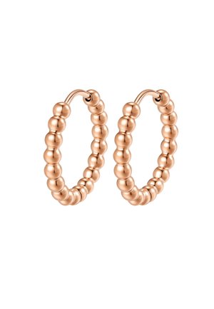 Par de pendientes de aro de oro rosa hechos de cuentas lisas y redondas, ensartadas estrechamente en un diseño circular con cierre de broche.