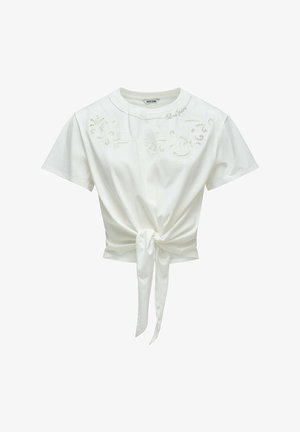 Top corto blanco de manga corta con nudo frontal, con bordado floral recortado y sutil marca "Salsa Jeans" cerca del escote.