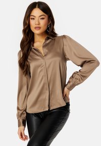Bubbleroom REGULAR PUFF SLEEVE SATIN SHIRT - Košilová halenka  - brown