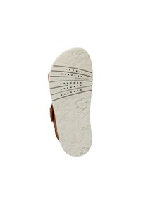 Sandalo marrone con suola in gomma bianca caratterizzato da motivi decorativi tra cui stelle e fiori, scanalature ventilate e cinturini regolabili.
