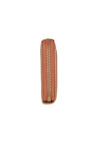 Portafoglio in pelle color tan con superficie texturizzata. Presenta una cerniera dorata lungo il bordo, che sottolinea una forma rettangolare slanciata.