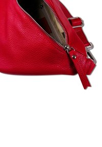 DrachenLeder Sac banane - rot