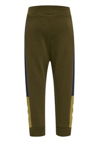 Olivgröna korta byxor med marinblå och ljus olivgröna sidopaneler; har en enfärgad design, elastisk midja och ribbade muddar.