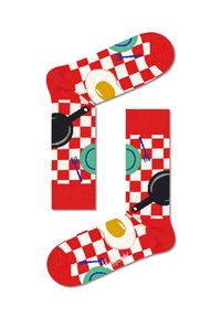 Czerwone bawełniane skarpetki z wzorem w kratkę, z ilustracjami patelni, jajka, talerza i widelca w żywych kolorach.