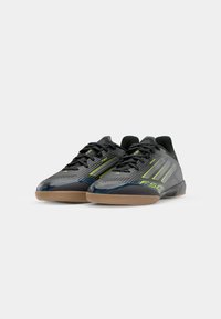 adidas Performance F50 LEAGUE IN - Botines de fútbol sala - core black/iron metallic/lucid lemon