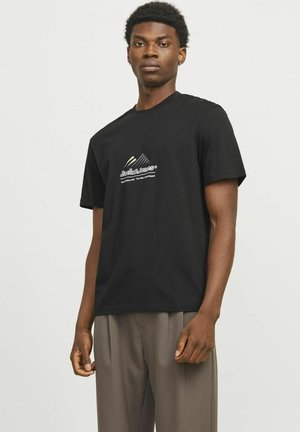 Zwart katoenen t-shirt met korte mouwen en een ronde hals. Voorzien van een logo-graphic in wit en grijs op de voorkant, met een relaxte pasvorm.