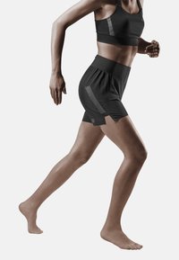 CEP Urheilushortsit - black