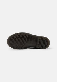 Dr. Martens Stivaletti stringati - black