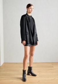 Geox CORONILLA - Støvletter - black
