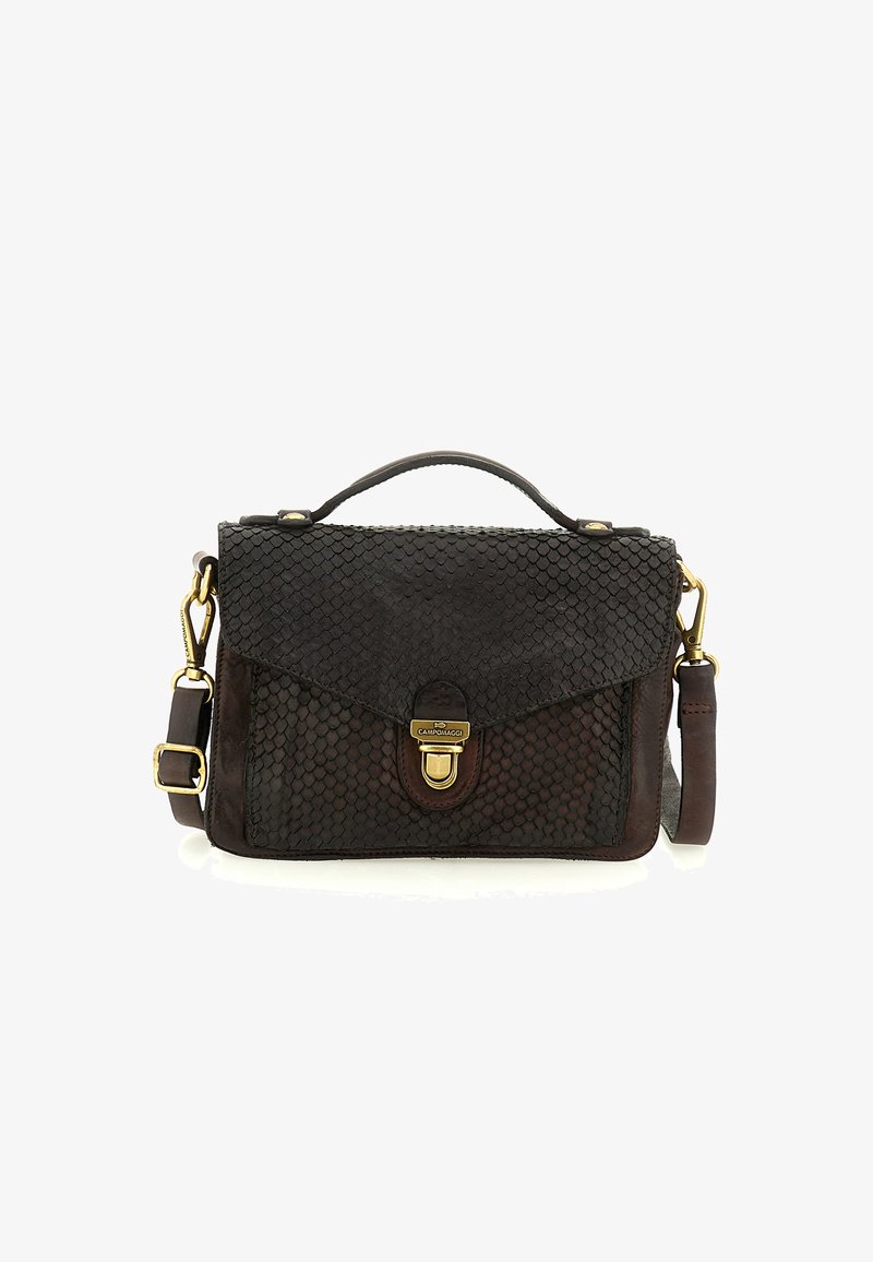 Borsa a tracolla in pelle marrone con un motivo a serpente texturizzato, hardware oro, chiusura a pattina e una tracolla removibile.
