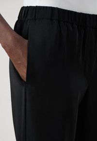 Samsøe Samsøe HOYS STRAIGHT PANTS  - Broek - black