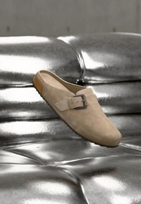Niewybrane, stowe beige