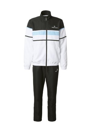 Chándal de dos piezas con pantalones negros y chaqueta blanca con franjas horizontales en negro y azul claro, puños elásticos y logotipos de Sergio Tacchini.