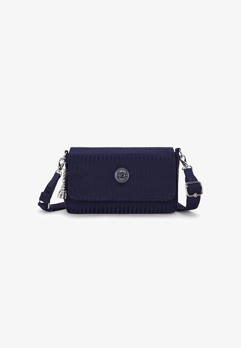 Borsa a tracolla blu navy con design a strisce testurizzate, chiusura a patta magnetica e dettagli in metallo argentato. Inclusa tracolla regolabile.