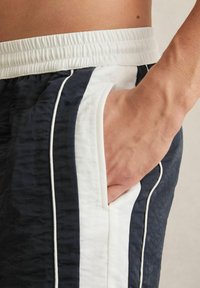 Reiss Fürdőnadrág - navy white