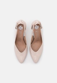 Marco Tozzi by Guido Maria Kretschmer BY GUIDO MARIA KRETSCHMER - Klassiske pumps - powder