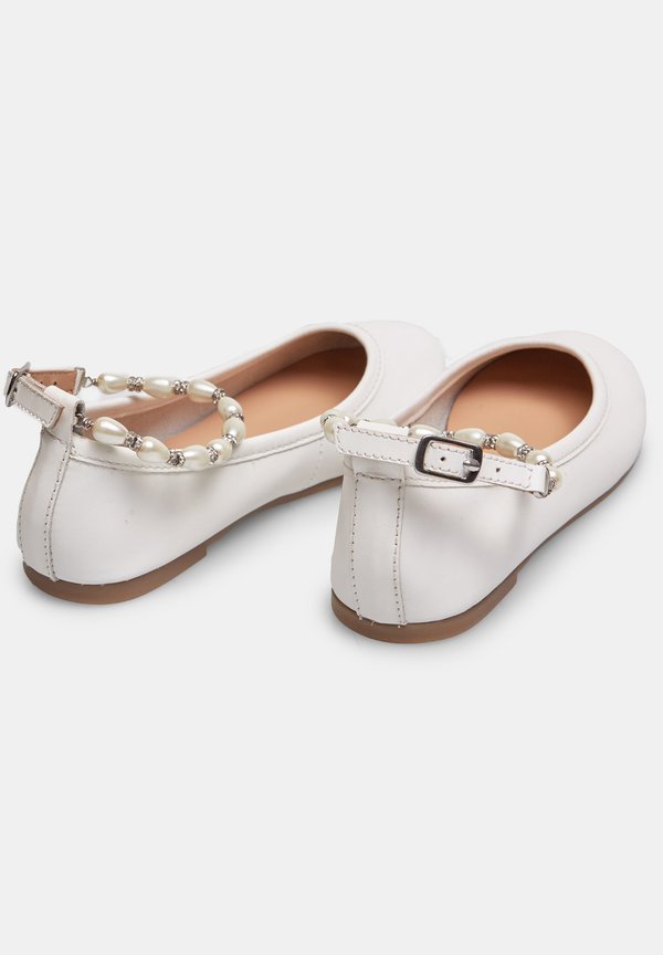 Riemchenballerina – weiß