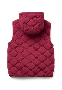 Burgundské prošívané vesta s kapucí, se vzorem oválného prošívání po celé ploše a měkkou, texturovanou látkou. Bez rukávů, standardní délka.