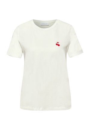 Valkoinen lyhythihainen t-paita, jossa on pyöreä pääntie ja pieni punainen kirsikkakirjailu vasemmassa rinnassa.