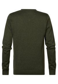 Pull vert foncé à manches longues avec col rond vu de dos, avec poignets et bas côtelés.