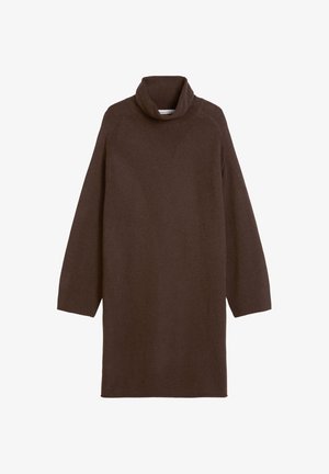 Vestido marrón de lana con cuello de tortuga, manga tres cuartos, puños acanalados y un diseño holgado. Textura suave y estilo minimalista.