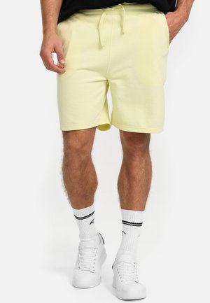 INDICODE JEANS Shorts - young wheat