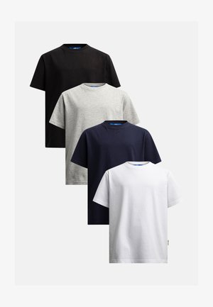 Sada štyroch tričiek s krátkym rukávom v čiernej, šedej, námorníckej a bielej farbe. Vyrobené z bavlny, s okrúhlym výstrihom a voľným strihom.