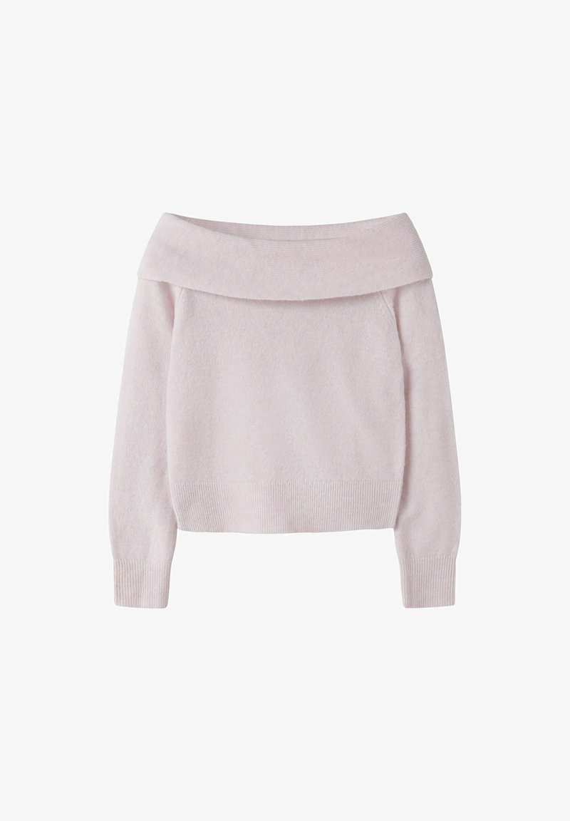 Pull en maille rose pâle épaules dénudées avec manches longues et large col replié.