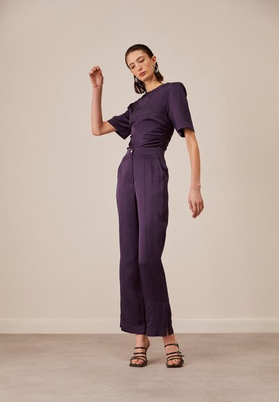 Materiel SLITS OUT PANTS - Παντελόνι - deep purple