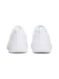 Scarpe da ginnastica bianche con tomaia in tessuto morbido, tallone elastico, suola in gomma testurizzata e linguetta per una facile calzata.
