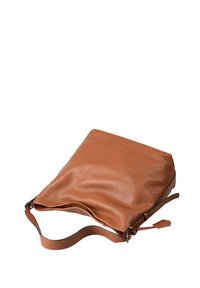 Borsa a spalla in pelle marrone con una finitura morbida e testurizzata, chiusura a zip, tracolla regolabile e design minimalista.