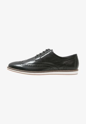 Pier One Chaussures à lacets - black