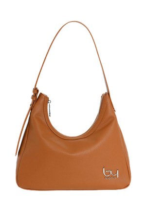 Borsa a tracolla in pelle marrone con trama, cerniera argentata e logo metallico nell'angolo in basso a destra.