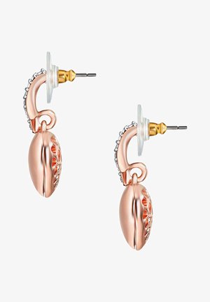 Rose-guld øreringe med et skald design, der har intrikate udskæringer, klar baggrund og hardware detaljer i guldtoner.